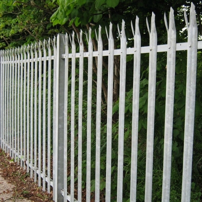 異なった色は電流を通されて熱浸ったまたはポリ塩化ビニールは柵の庭のヨーロッパの装飾的な鋼鉄フェンを囲う溶接された柵に塗った