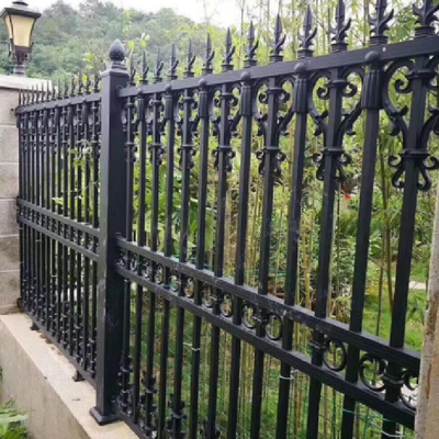 黒いRAL色の錬鉄の庭の塀2400mmL X 2100mmH