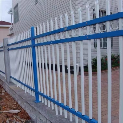 中庭ポリ塩化ビニールは電流を通されたZineの鋼鉄装飾的な塀ODM OEMに塗った