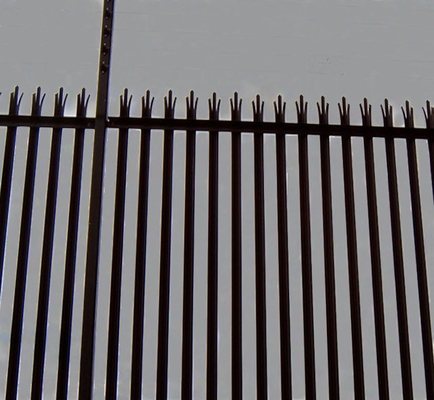 ポリ塩化ビニールはWパターンDパターン庭の塀を囲う金属の柵に塗った