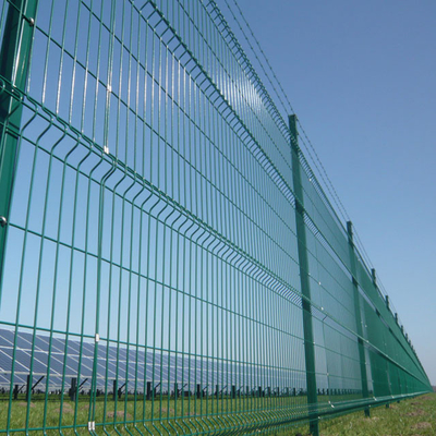 1.8mの高さ3dの金網の塀の粉はスポーツのための緑色に塗った